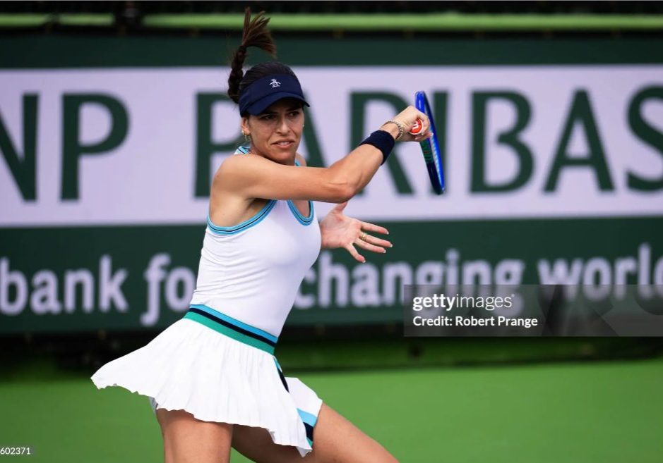 Photo of Ajla Tomljanovic playind tennis at Indian Wells