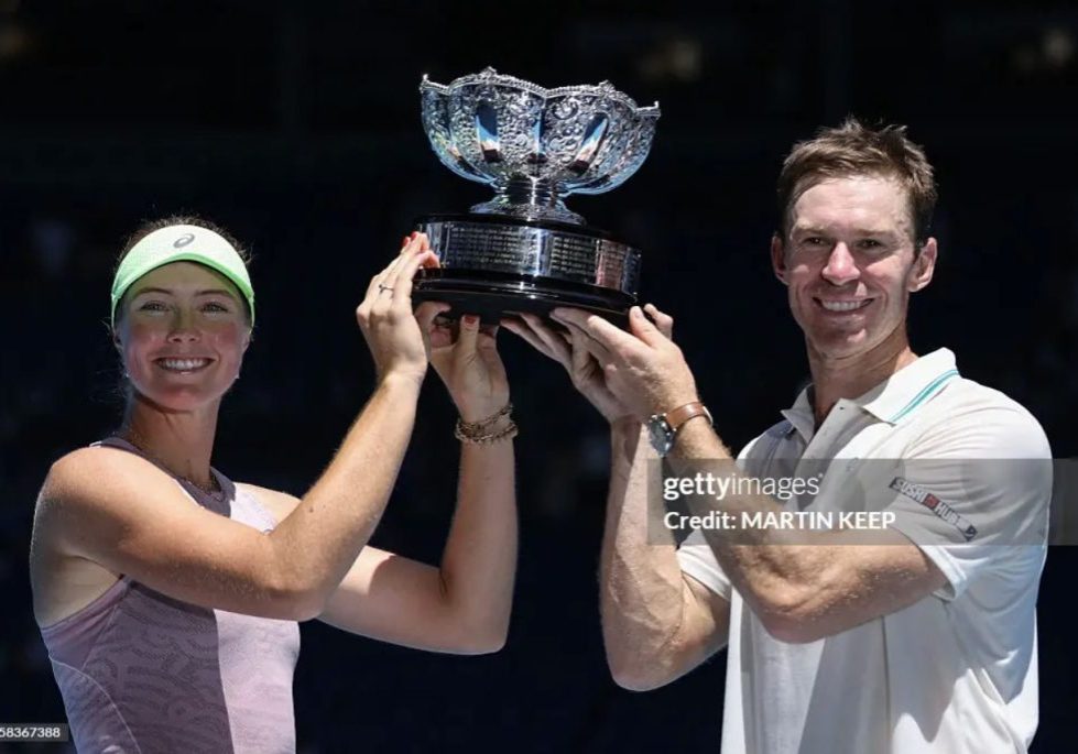 GettyImagesGadeckiPeersMixedDoublesTrophy